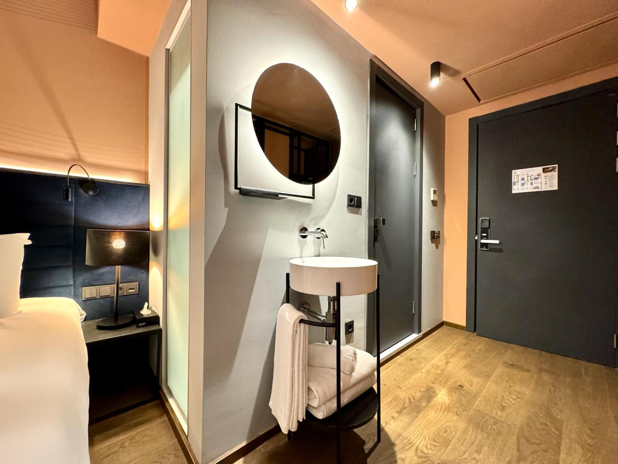 Tbilisi Edition - Design Hotel & Private Spa Экстерьер фото