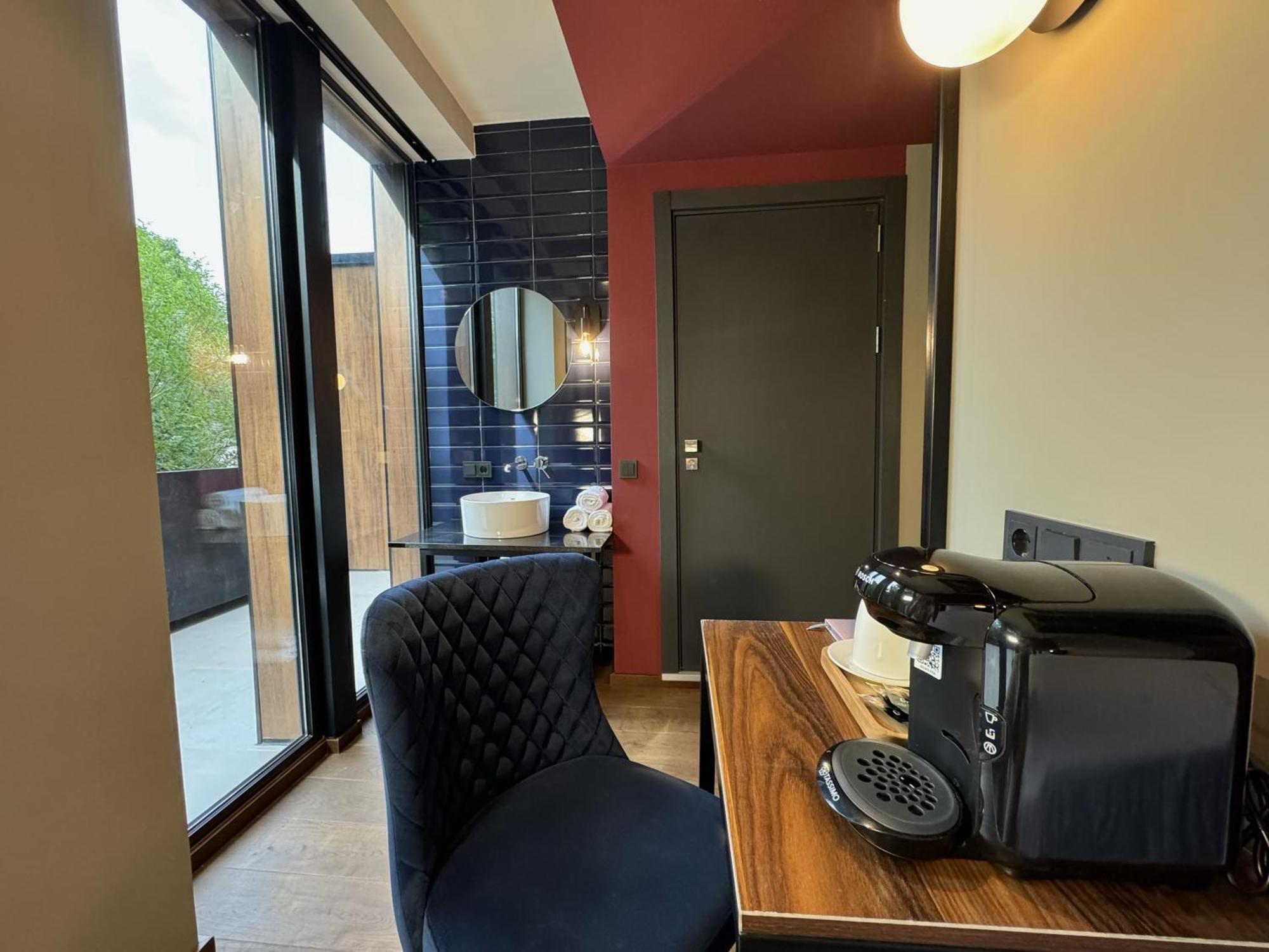 Tbilisi Edition - Design Hotel & Private Spa Экстерьер фото