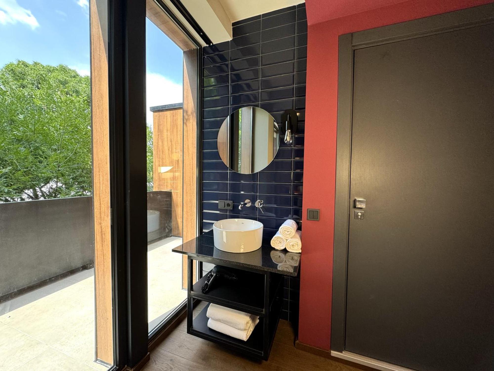 Tbilisi Edition - Design Hotel & Private Spa Экстерьер фото