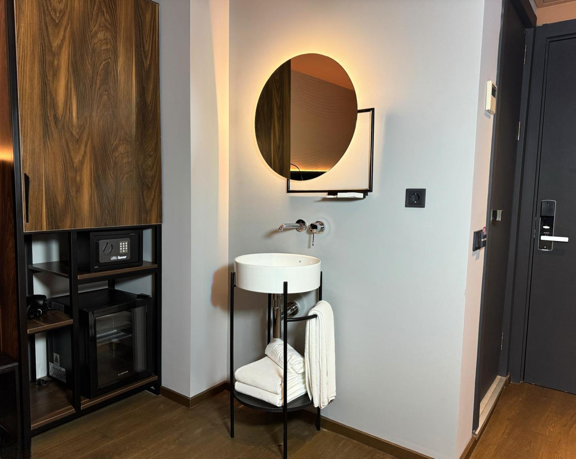 Tbilisi Edition - Design Hotel & Private Spa Экстерьер фото