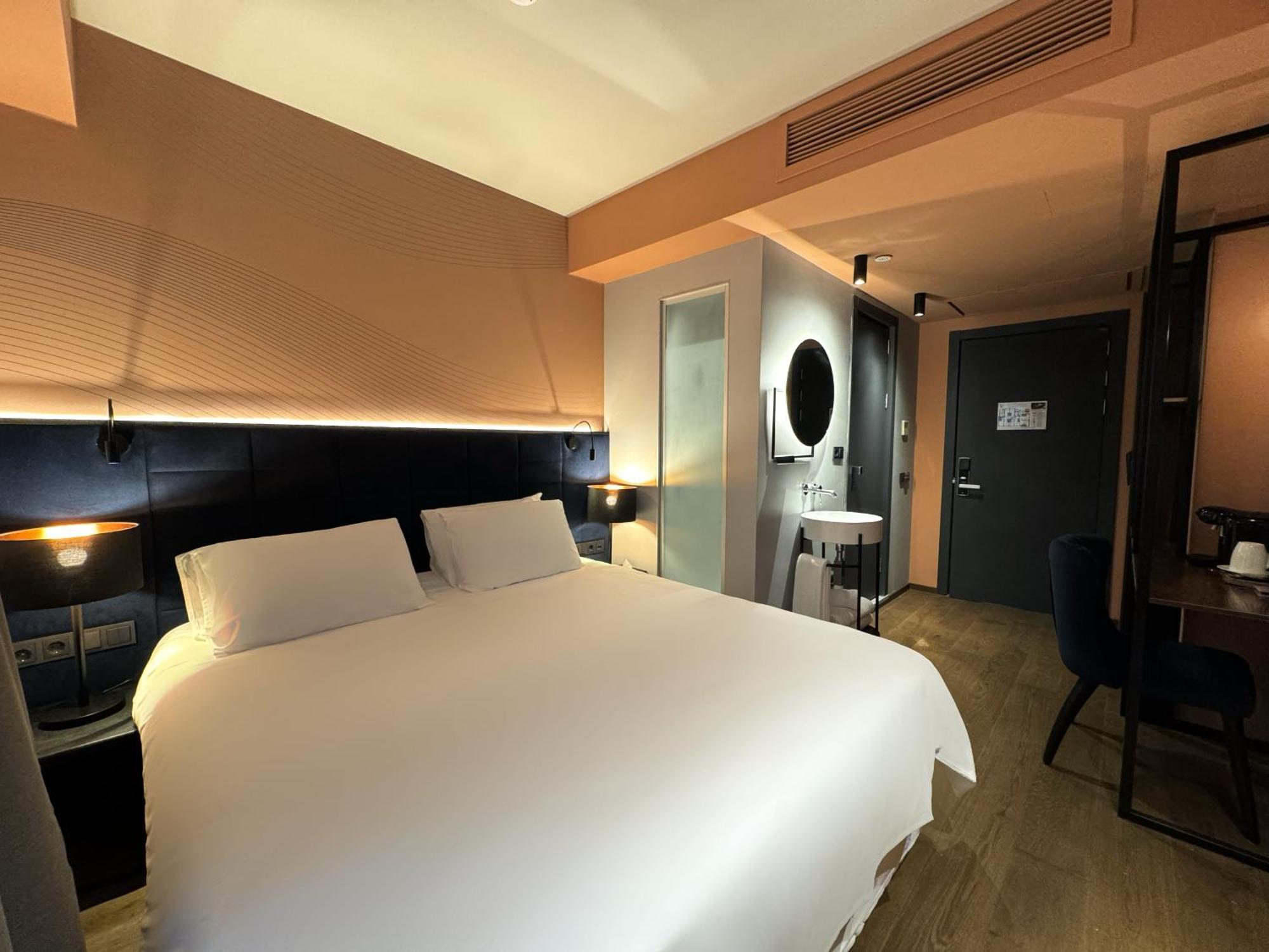 Tbilisi Edition - Design Hotel & Private Spa Экстерьер фото